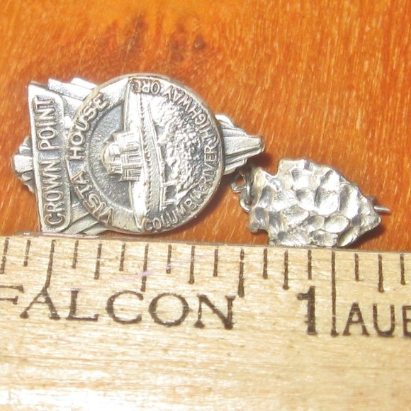 Vintage Crown Point Vista House Columbia River Highway Oregon Souvenir Lapel Pin - Picture 6 of 6
